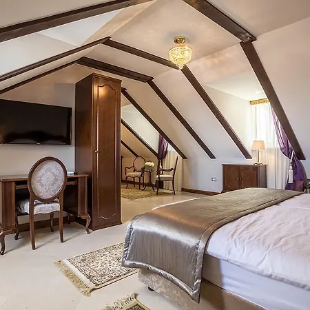 Splendida Palace krevet i doručak 4*